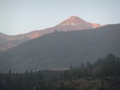 Pico de Teide zalite parsky zapadajiciho slunce